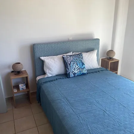 Agyra House וילה *