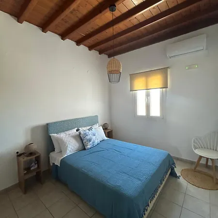 Agyra House Plage de Super Paradise